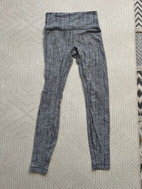 Grey Jacquard Print WunderUnder Leggings